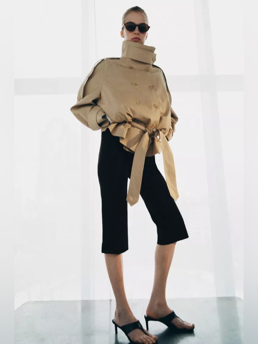 SHORT HIGH NECK TRENCH